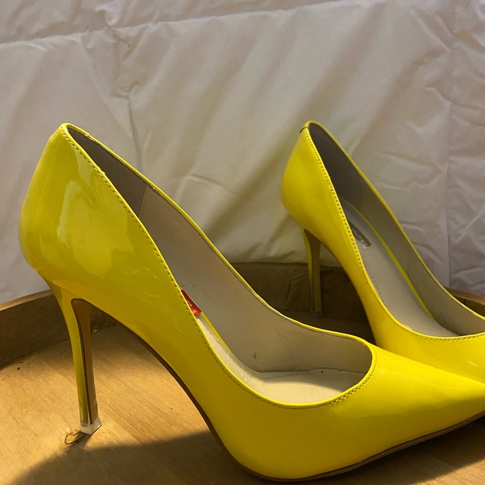 BCBG heels